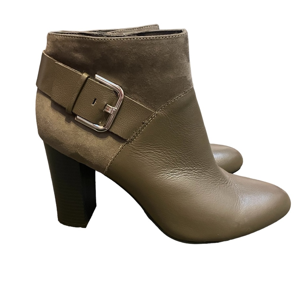 BAR III NIMBLE GREY LEATHER SUEDE ANKLE ZIP BUCKLE BLOCK HEEL BOOTIE
